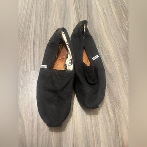 TOMS Women’s Black Slip-On Loafers